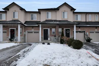 Att/Row/Townhouse in Hamilton