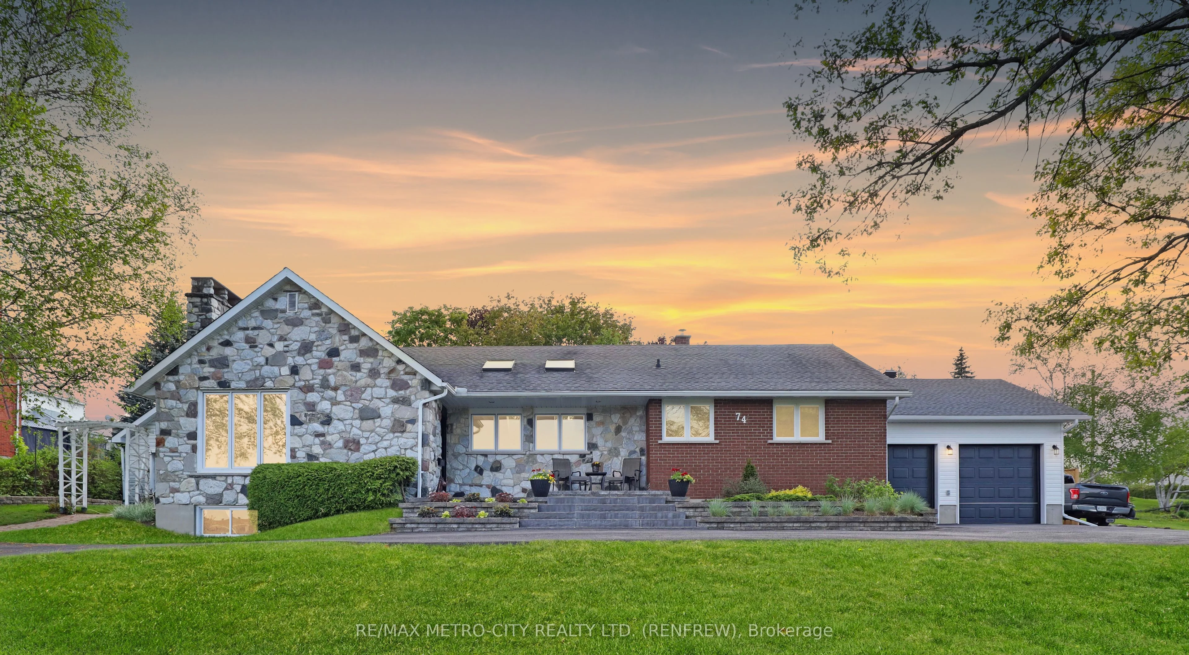 Detached in Renfrew