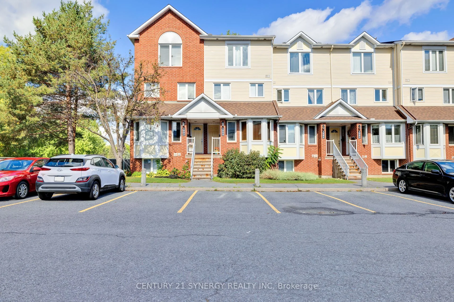 Condo Townhouse in Orleans - Convent Glen and Area