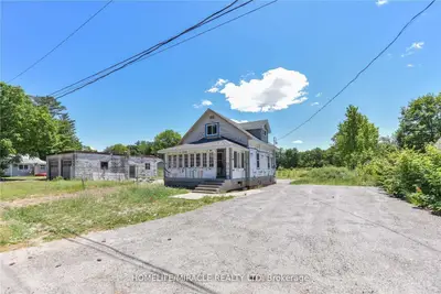 Detached in Gravenhurst