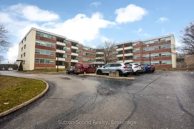 Condo Apartment in Owen Sound