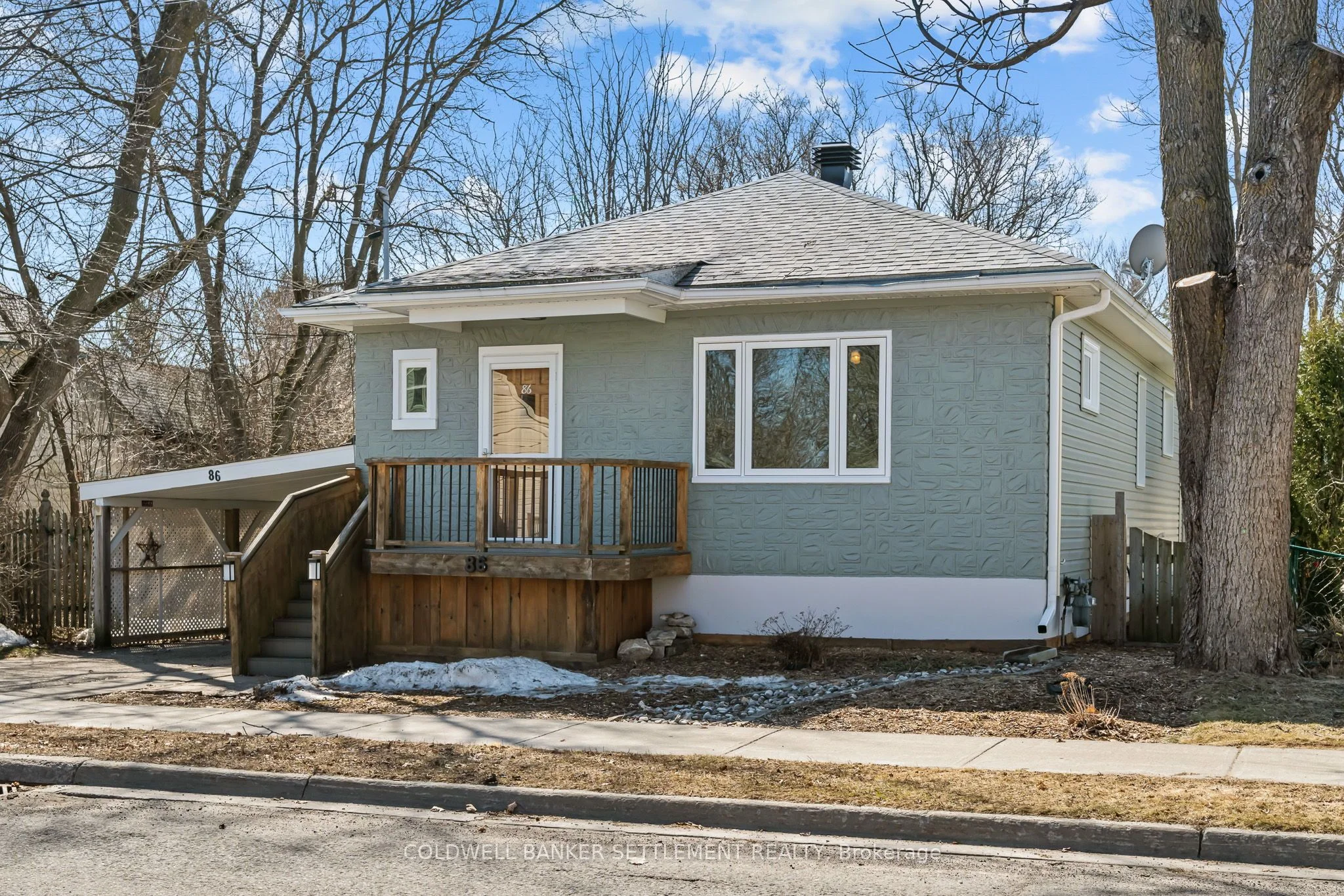 Detached in Perth