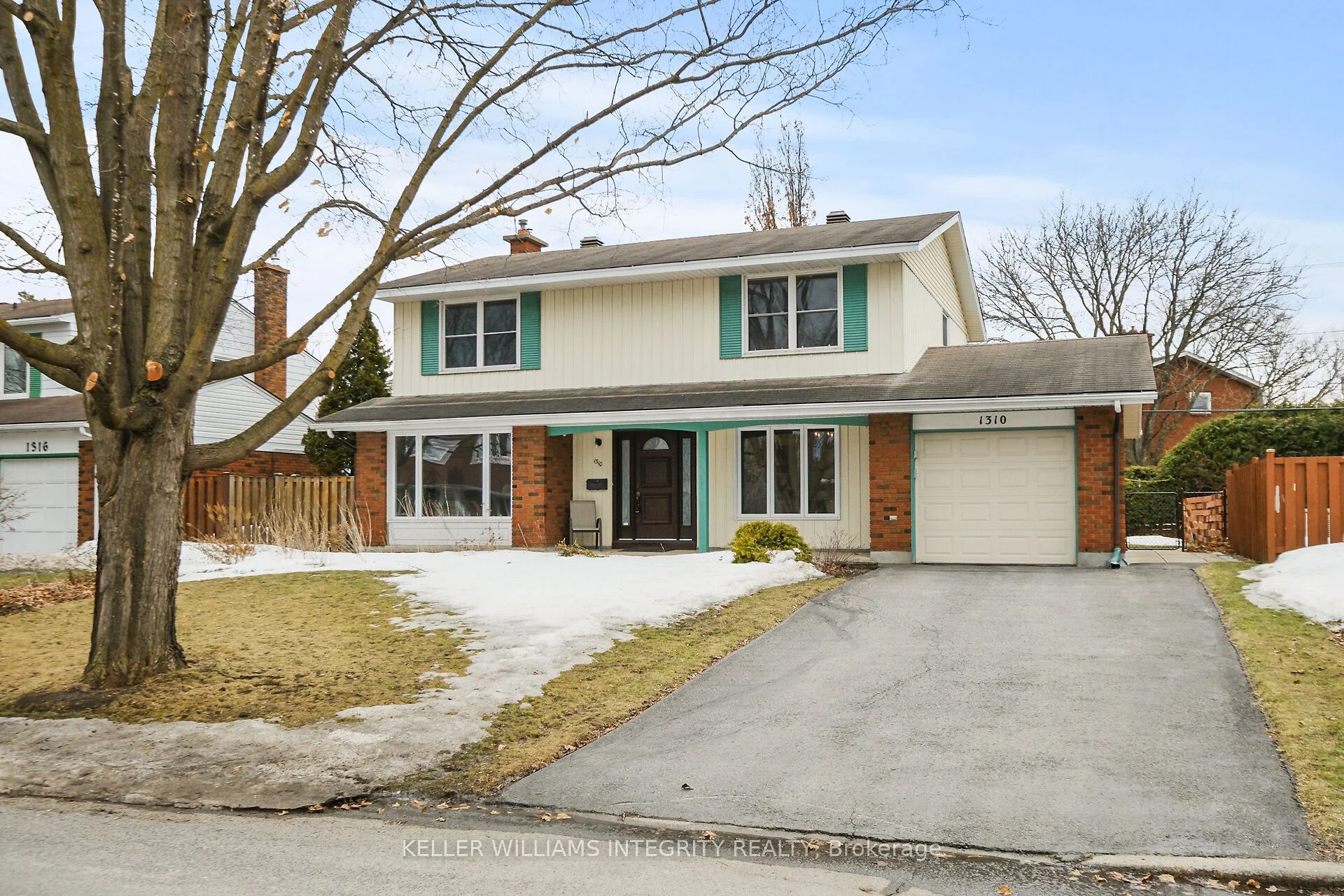 Detached in Hunt Club - South Keys and Area