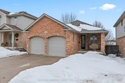 692 Clearwater Crescent, London North, On N5x 4j7