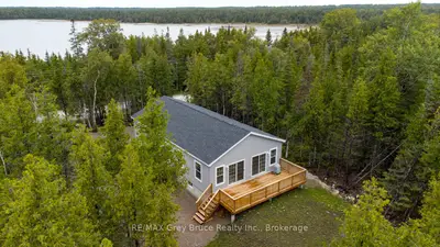 Detached in Northern Bruce Peninsula