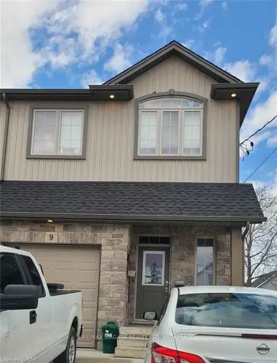 9 Patricia Street 2, Thorold, On L2v 3v8