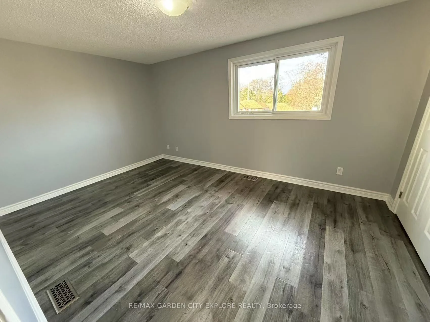 64 FORSTER Street 10, St. Catharines, ON L2N 6T5