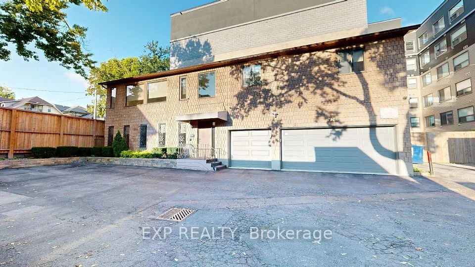 426 WATERLOO Street, London East, ON N6B 2P2