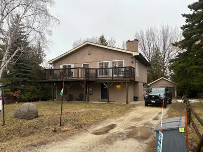 Detached in Blue Mountains