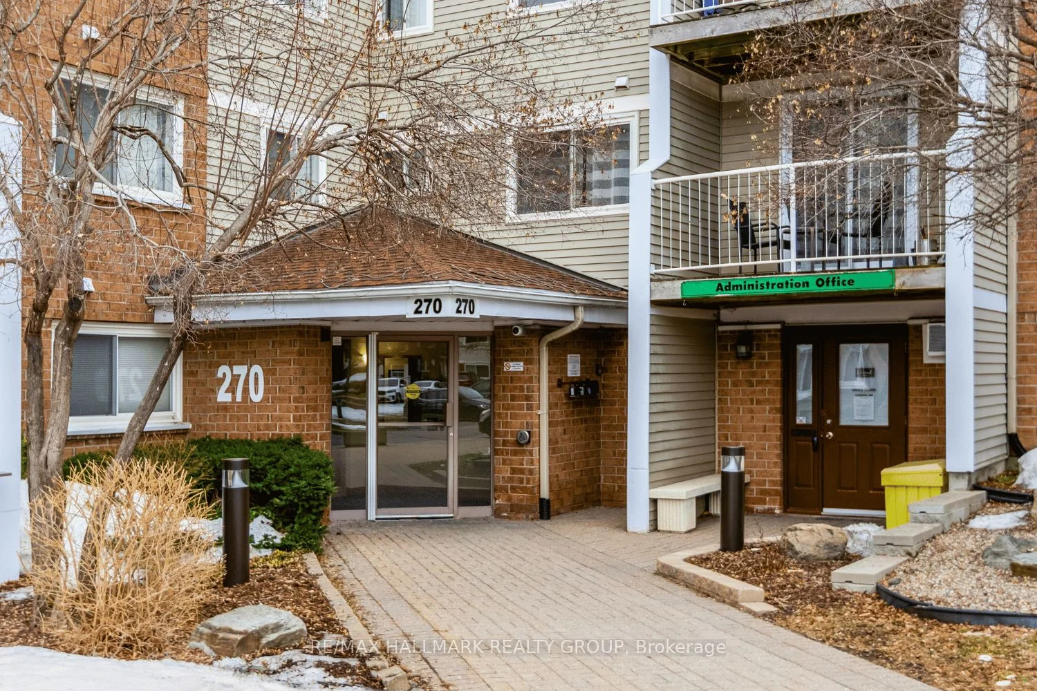 Condo Apartment in Manor Park - Cardinal Glen and Area