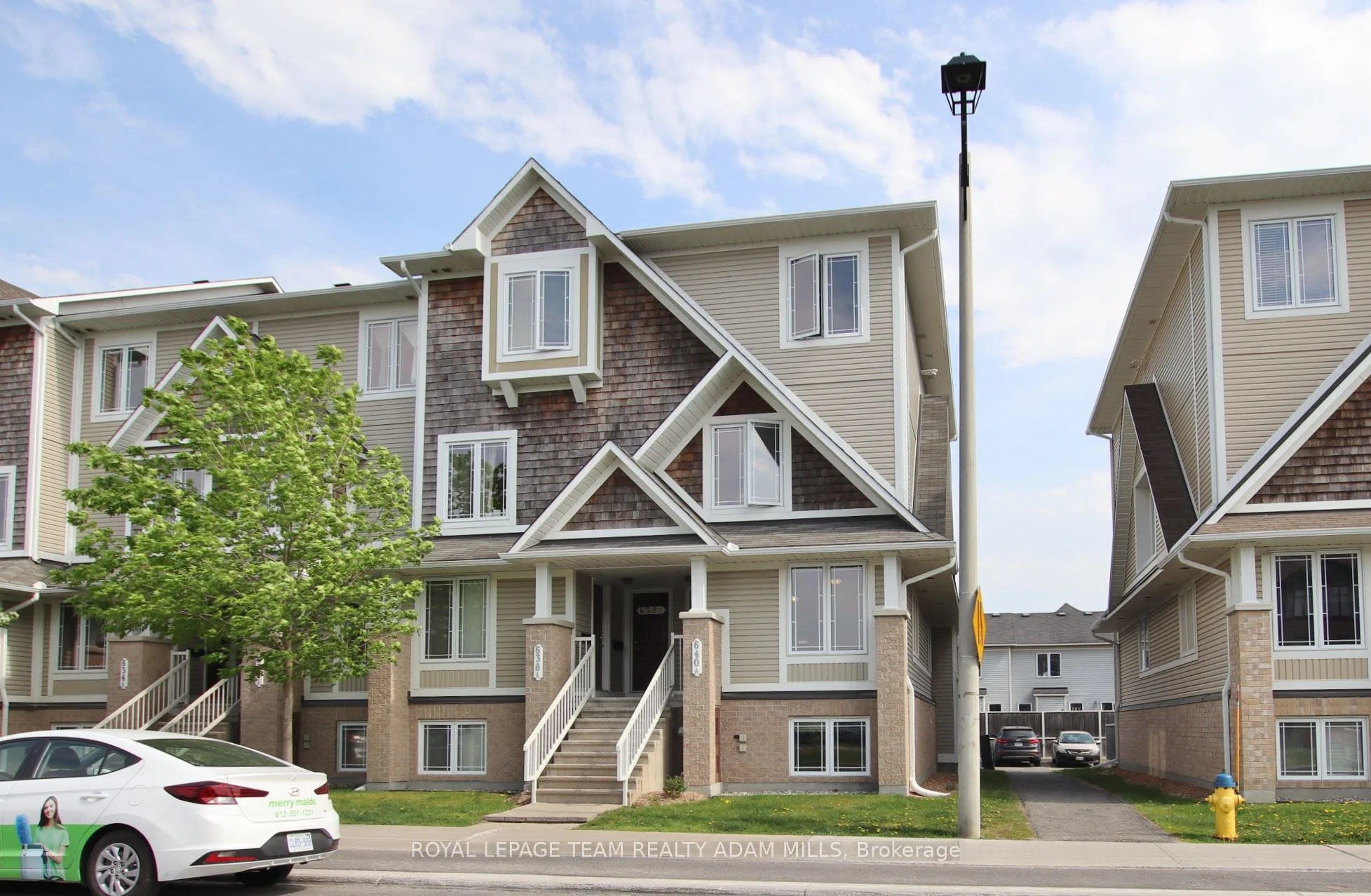 Condo Townhouse in Barrhaven