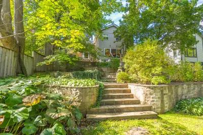 Detached in Owen Sound