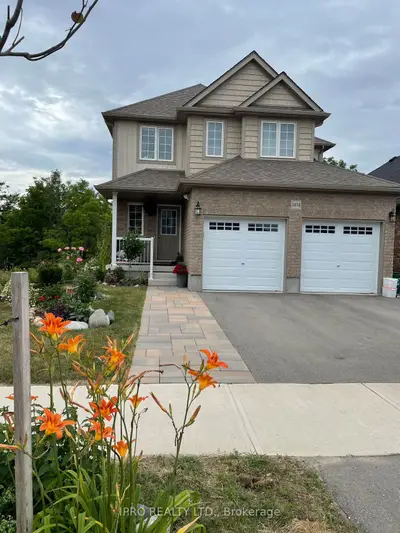 Detached in Woodstock