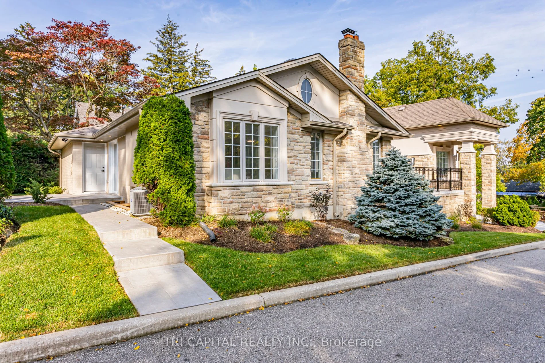 145 BASE LINE Road E 33, London South, ON N6C 2N6