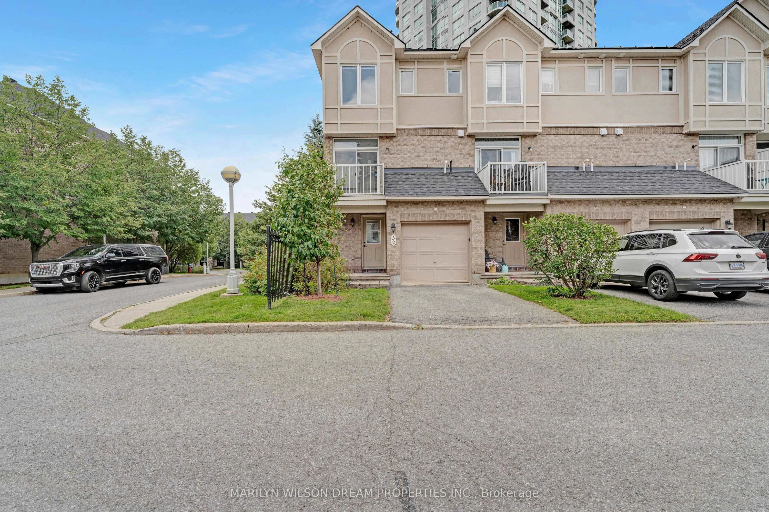 52 Metropole Private , Westboro - Hampton Park, ON K1Z 1G1