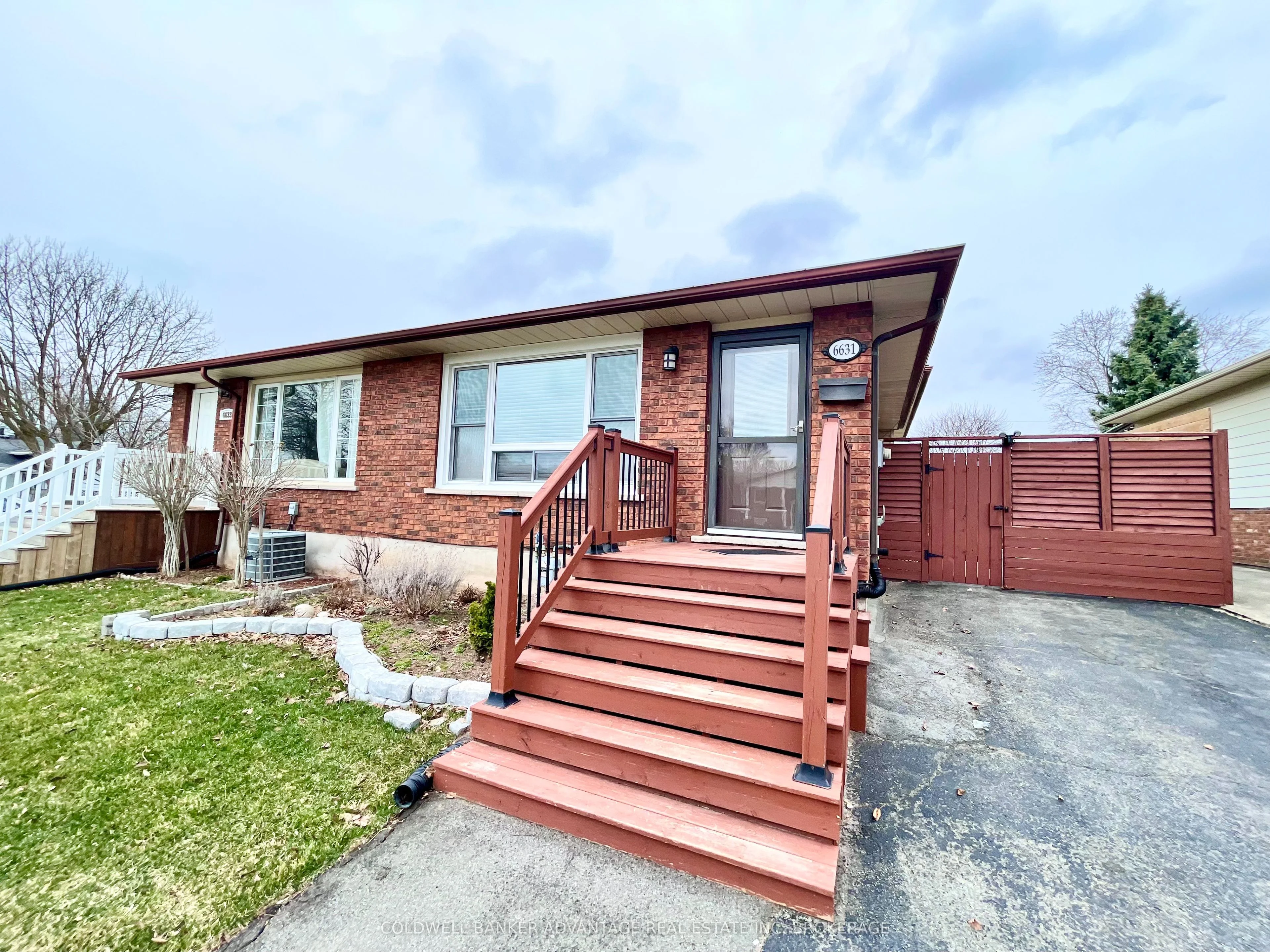 6631 Dawson Street, Niagara Falls, ON L2E 7C6