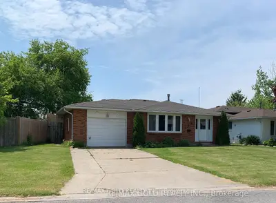 Detached in Sarnia