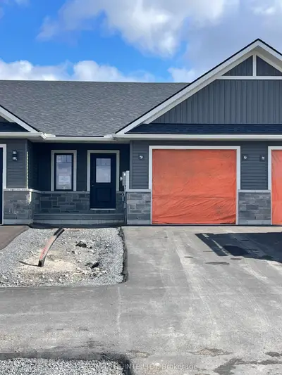 Att/Row/Townhouse in Belleville