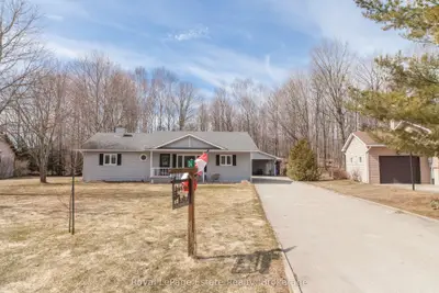 34 Sauble Woods Crescent, South Bruce Peninsula, On N0h 2g0