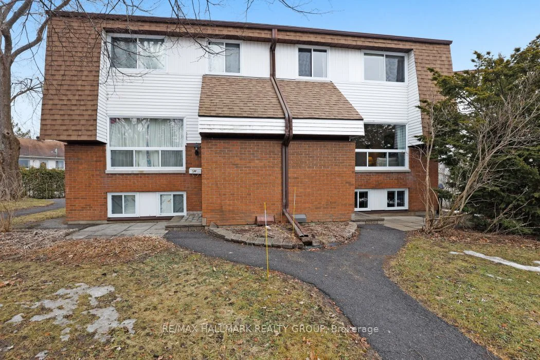 6 Lovell Lane A, Bells Corners And South To Fallowfield, On K2h 9b6