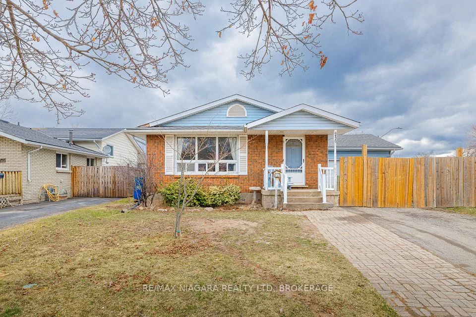 8420 Lamont Avenue, Niagara Falls, ON L2G 6V8