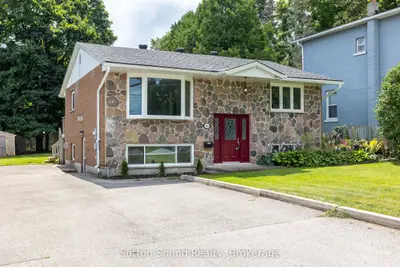 Detached in Owen Sound
