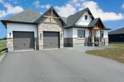Detached in Russell