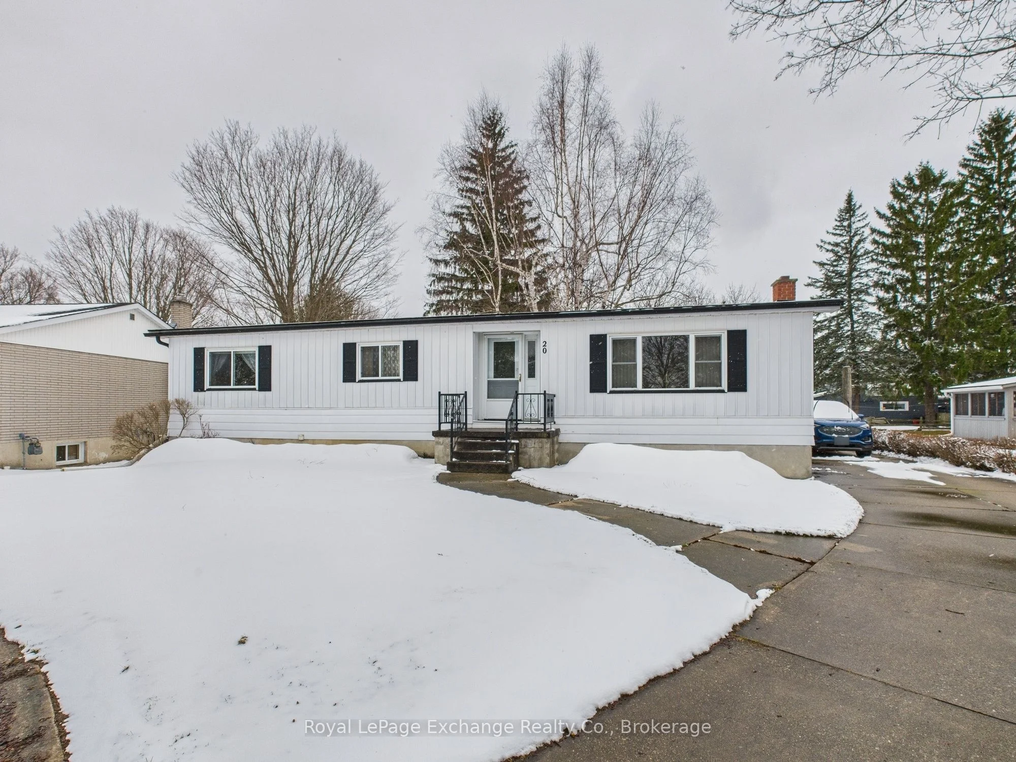 Detached in North Huron