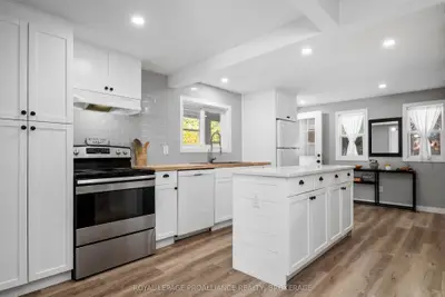 Detached in Frontenac
