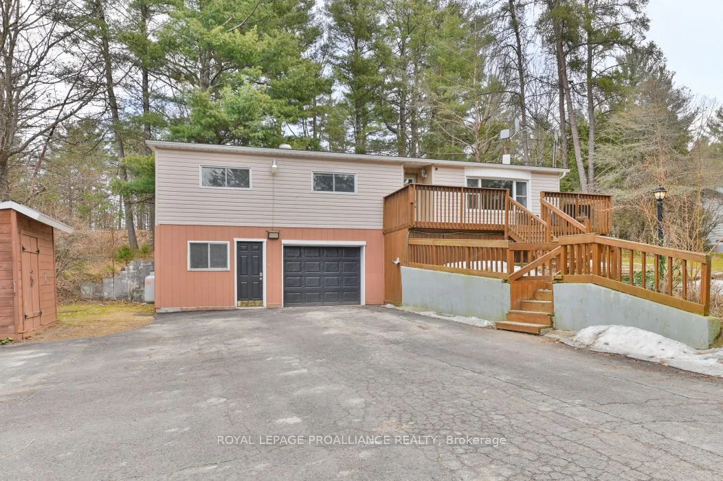 Detached in Tweed