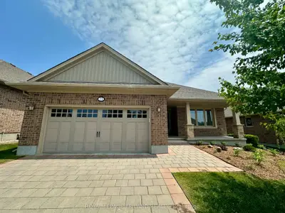 Detached Condo in St. Thomas