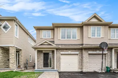 Semi-Detached in Stittsville - Munster - Richmond