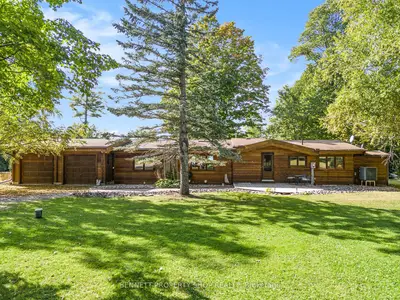 Detached in Greater Madawaska