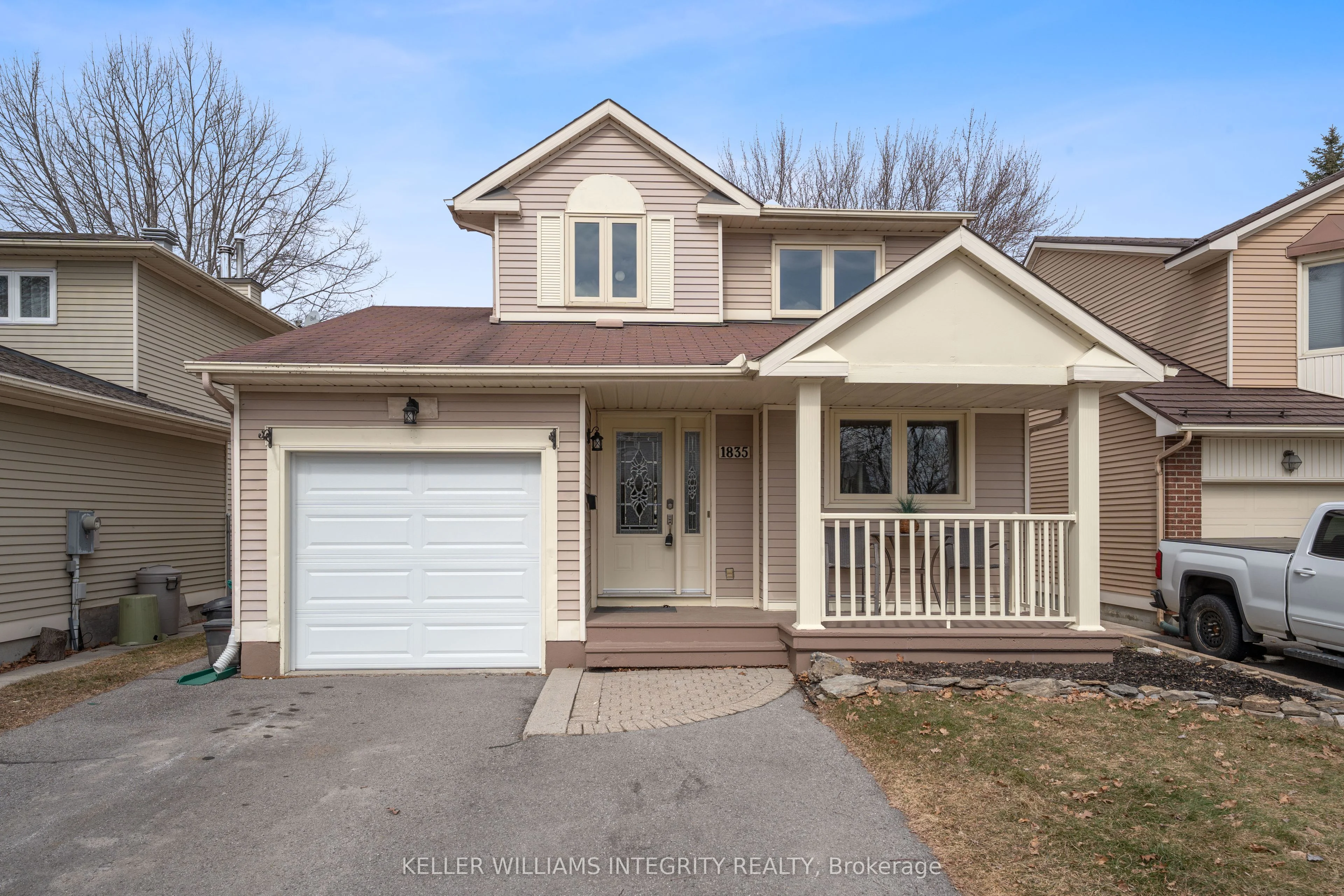 Detached in Orleans - Convent Glen and Area