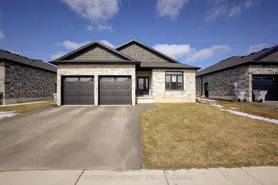 Detached in North Perth