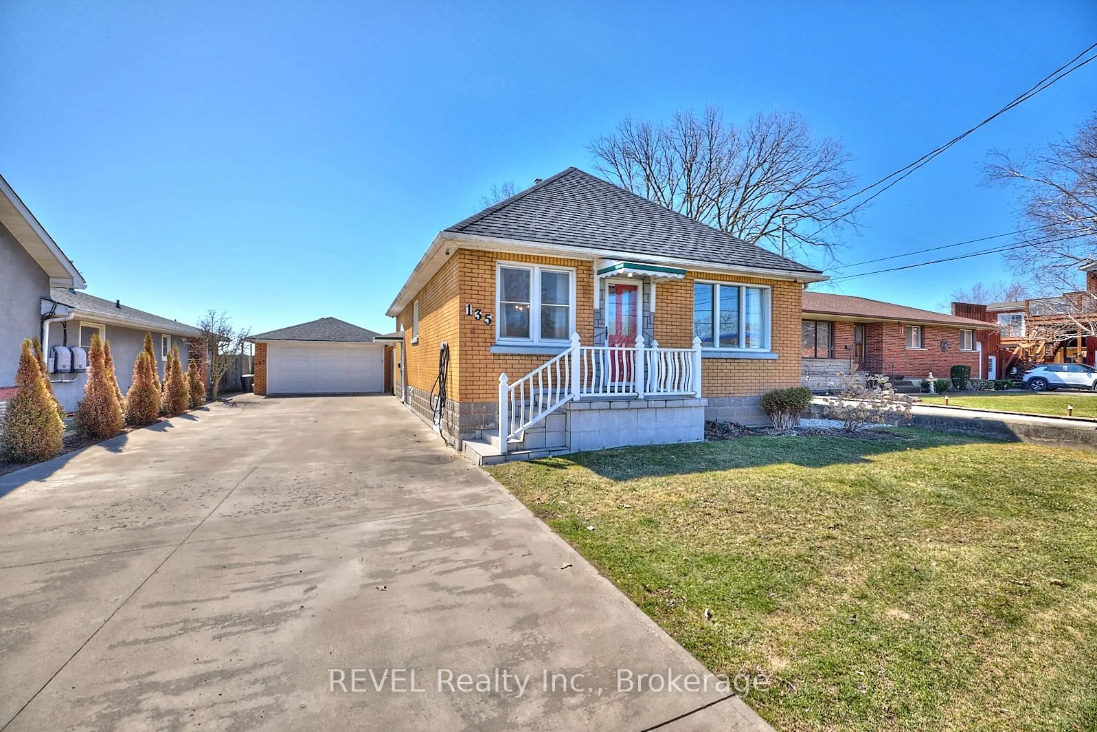 Detached in Port Colborne