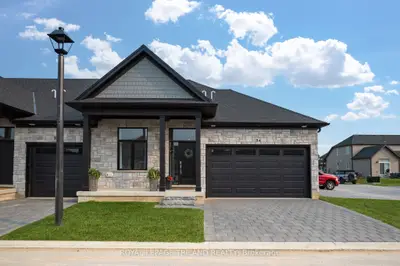 Condo Townhouse in Central Elgin