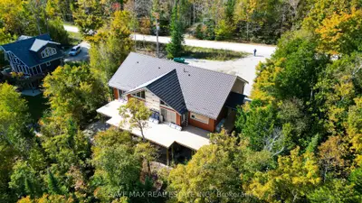 Detached in Northern Bruce Peninsula