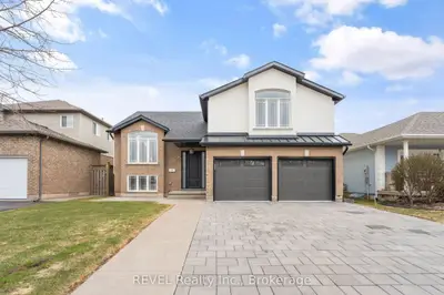 Detached in Niagara Falls