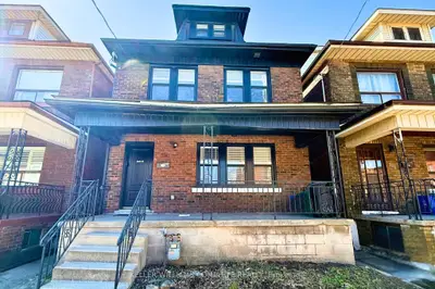 Triplex in Hamilton