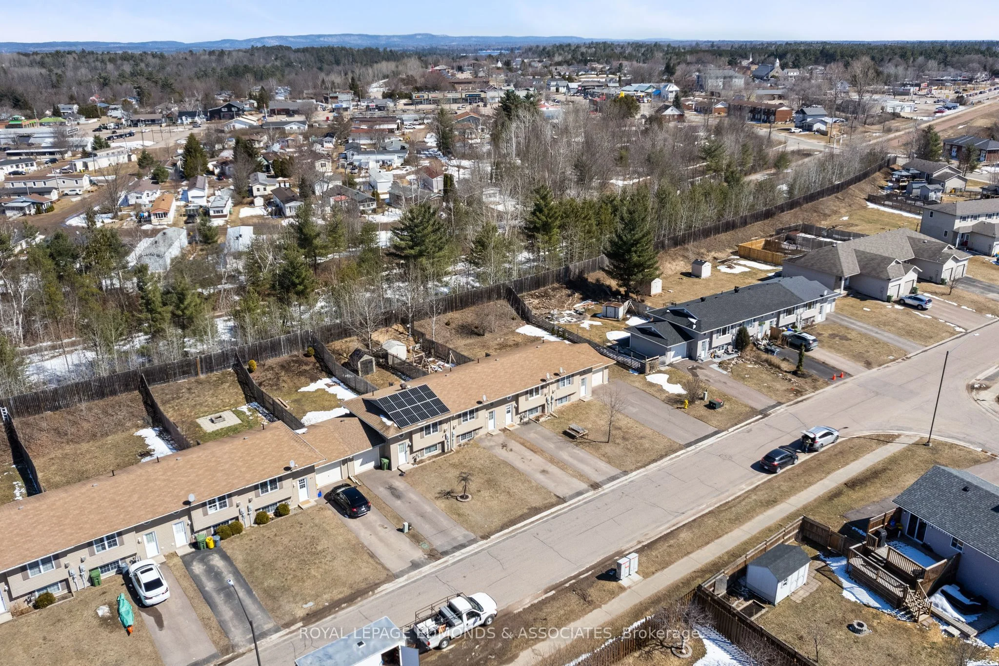 36 Wilson Avenue, Petawawa, ON K8H 3P5