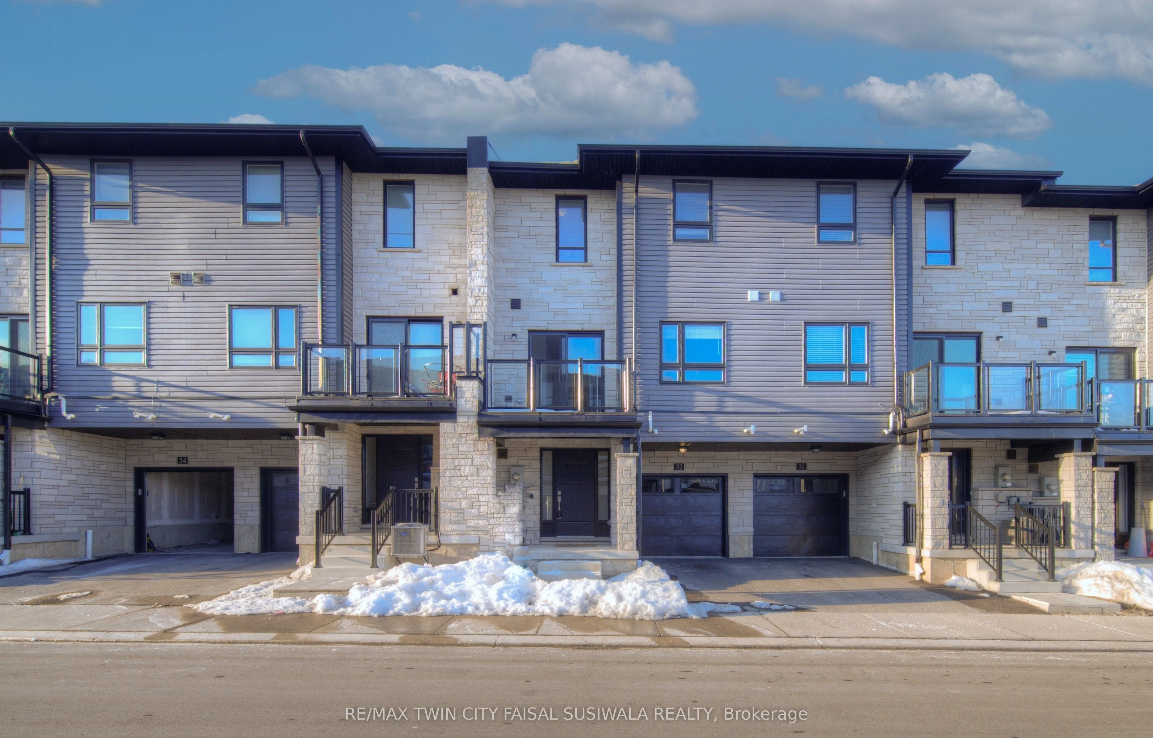 Att/Row/Townhouse in Cambridge