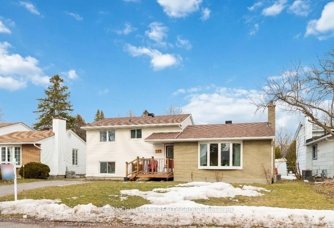 Detached in Beacon Hill North - South and Area