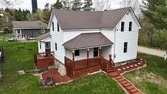 454 High Street, Burk's Falls, ON P0A 1C0