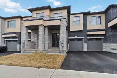 Att/Row/Townhouse in Brantford