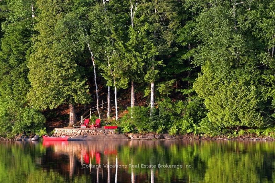 102 Deer Lake Road, Huntsville, ON P0B 1L0