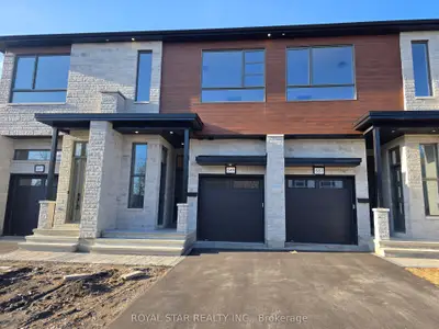 Att/Row/Townhouse in Overbrook - Castleheights and Area