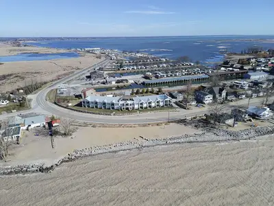 Condo Apartment in Norfolk