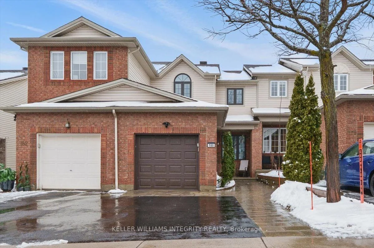 Att/Row/Townhouse in Overbrook - Castleheights and Area