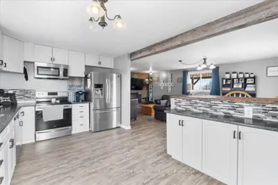Detached in Prince Edward County